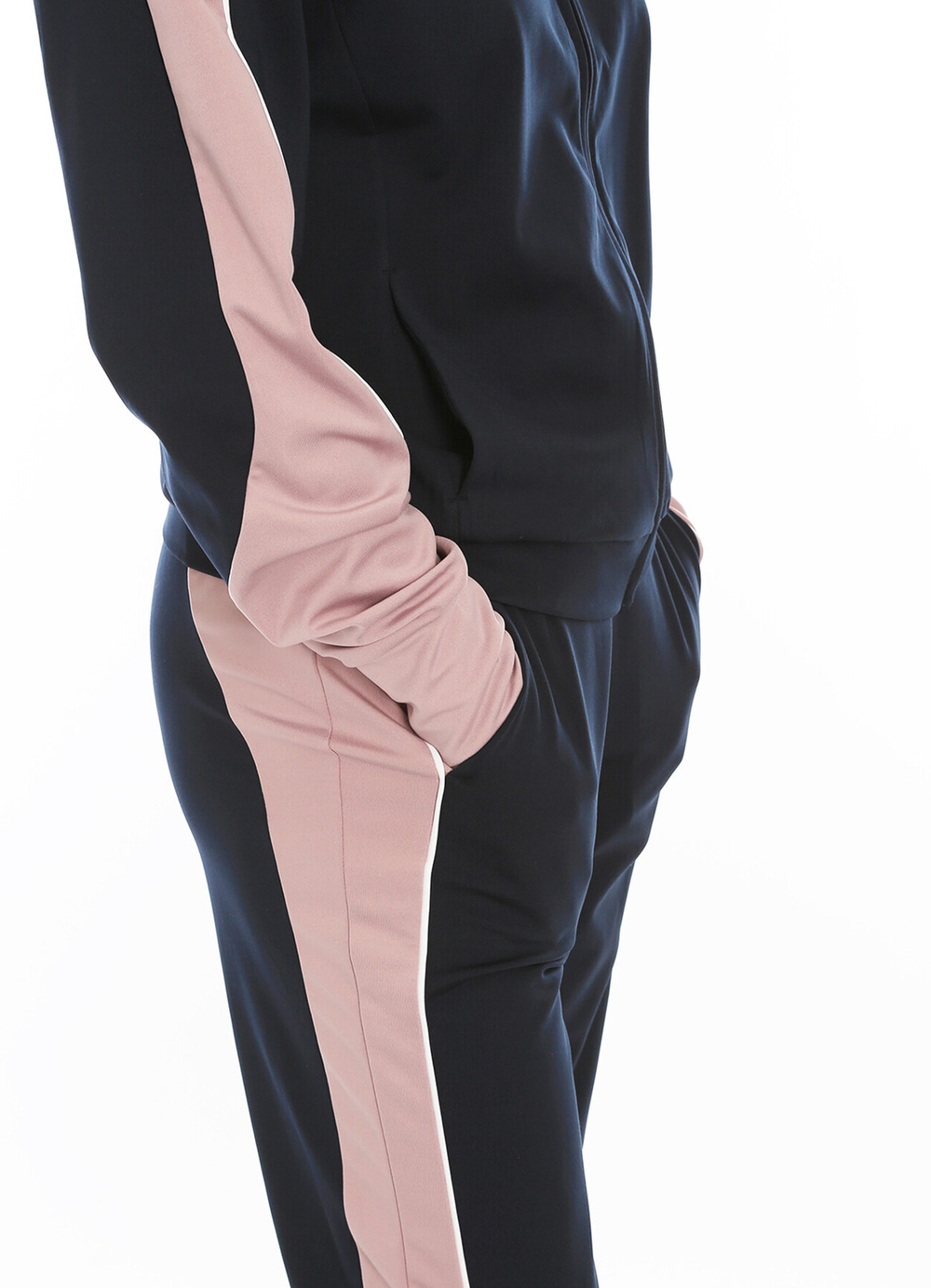 Костюм женский Tracksuit EA7