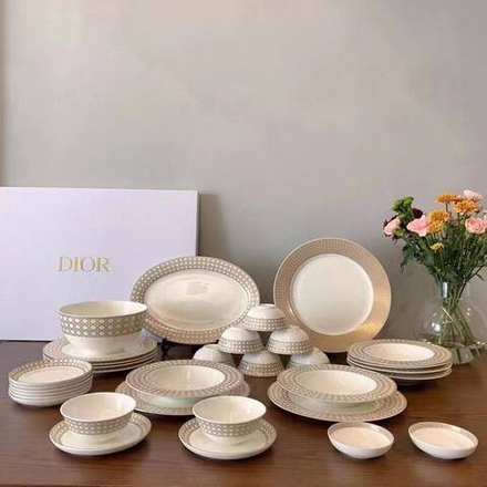 Столовый сервиз Dior 33 предмета