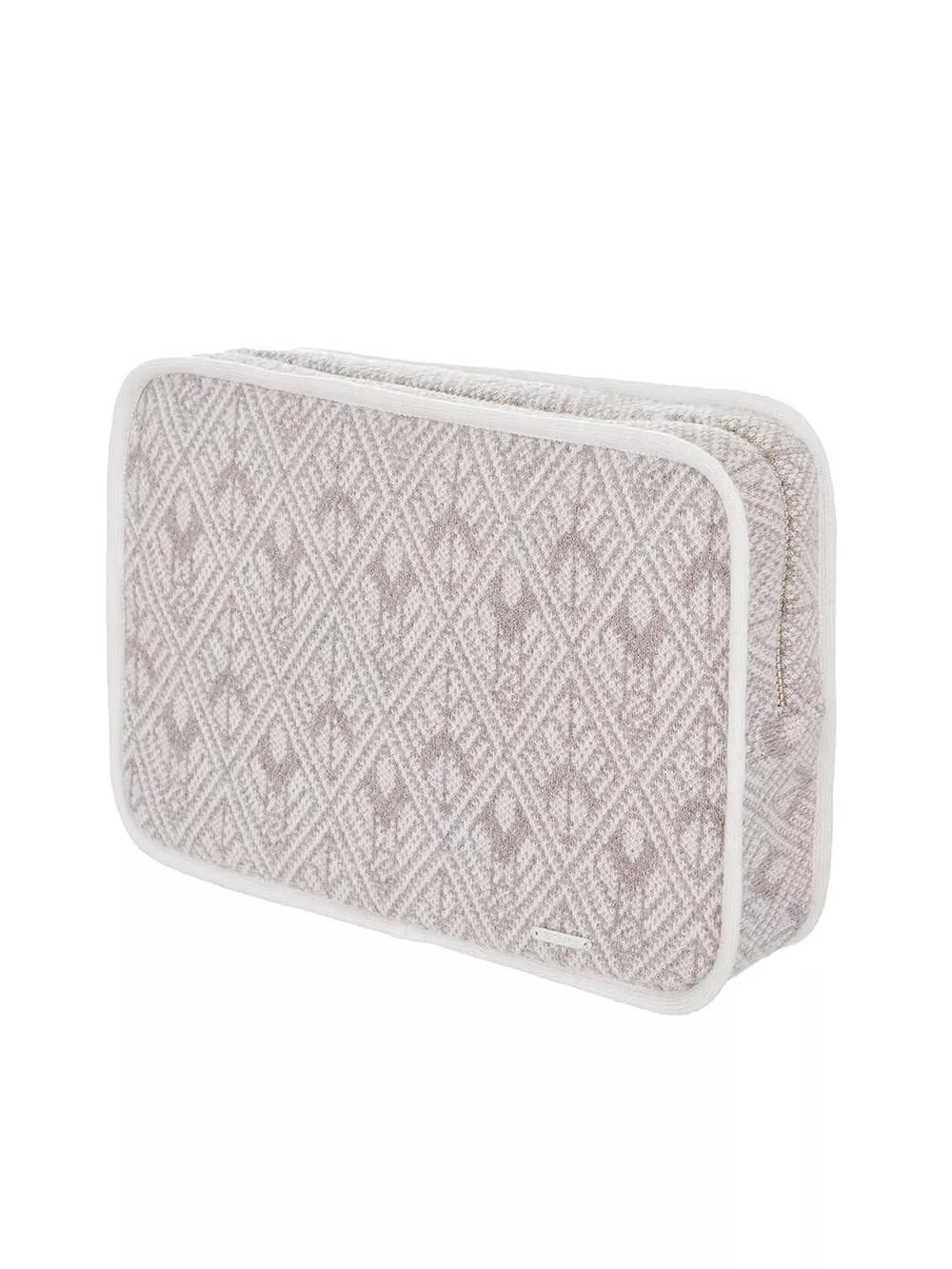 Набор (шарф, шапка, носки, косметичка) женский FREE AGE