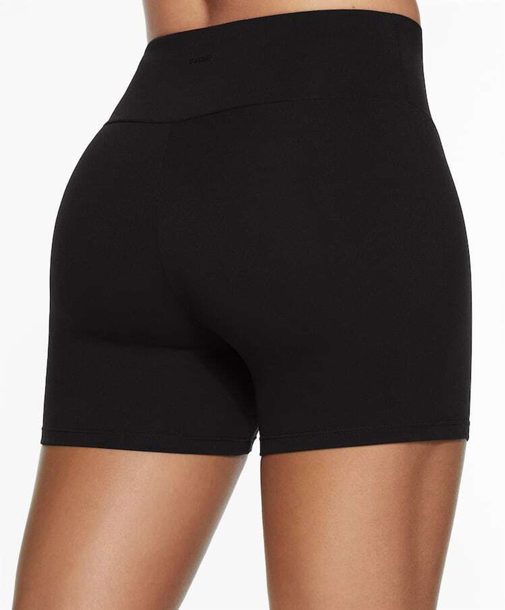 OYSHO Велосипедки Comfortlux с высокой посадкой длиной 10 см, черный