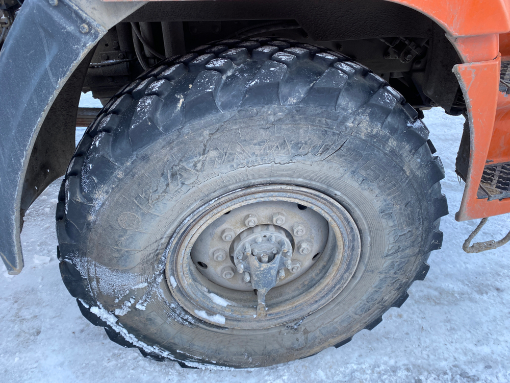 Кран центр "КАМАЗ" 659100 на шасси КамАЗ 43118 6x6 Бортовой с КМУ 659100 (Дизельный, 11,8 л, 300 л.с