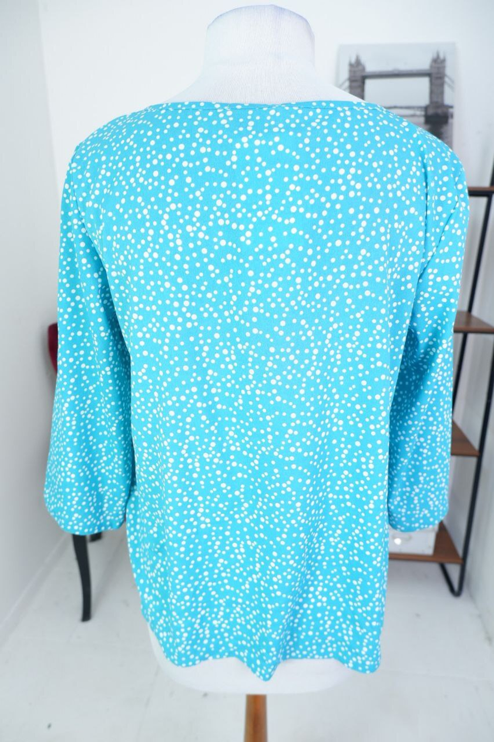 Блузка из вискозы  в милый горошек 48 размер, новая
