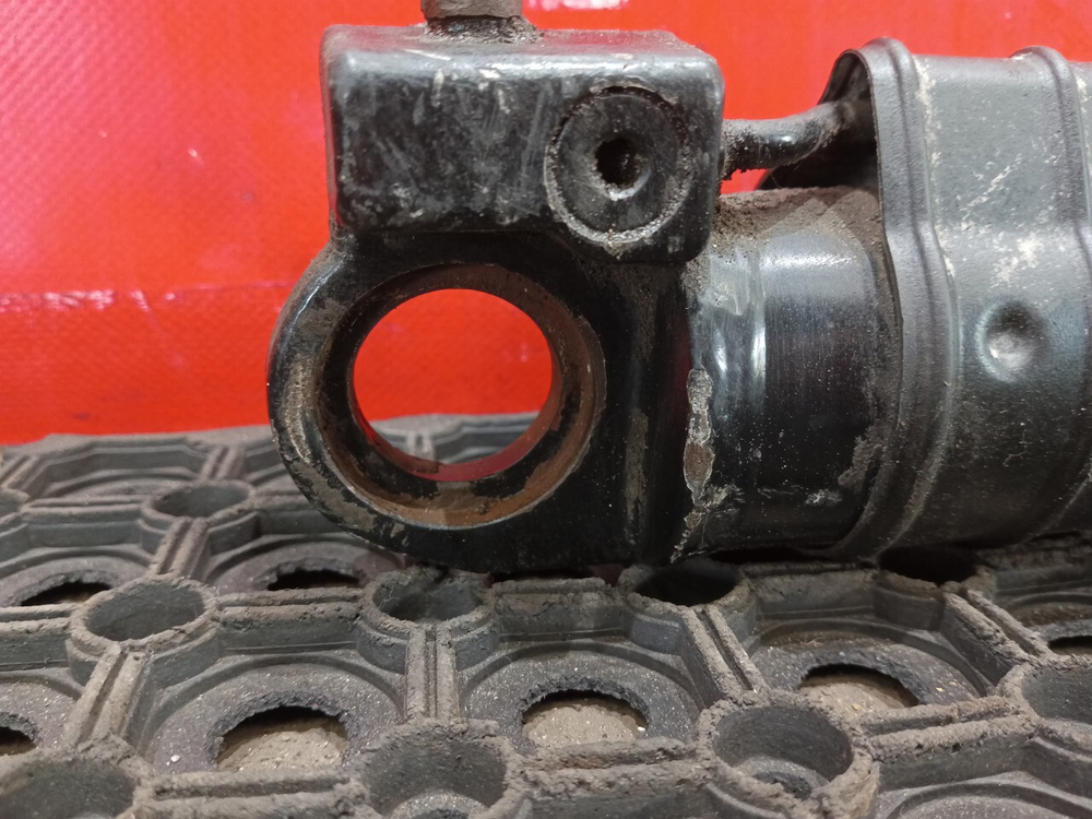 Цилиндр подъема кабины 2017г