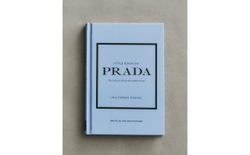 The Little Book of Prada. Иллюстрированная книга о модном доме Prada (на английском языке)