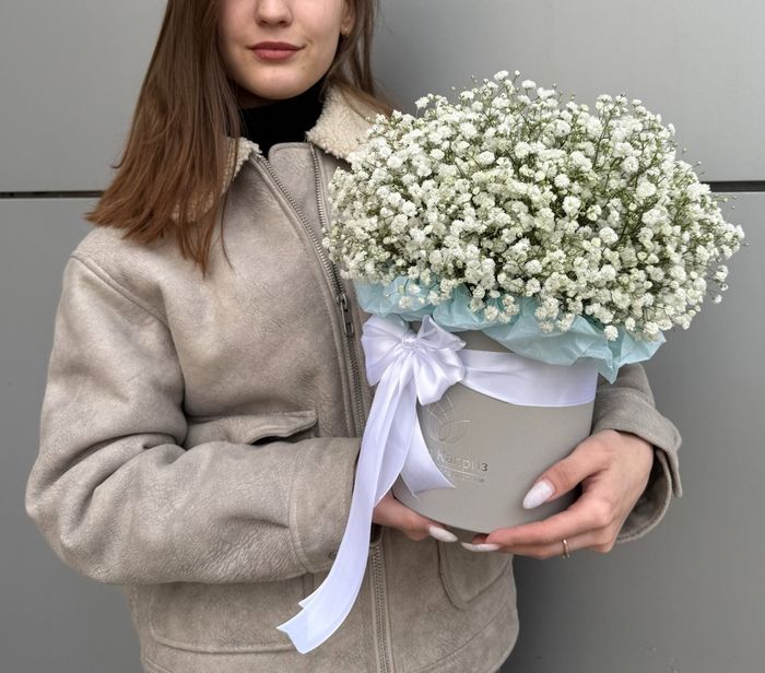 Композиция из белой гипсофилы