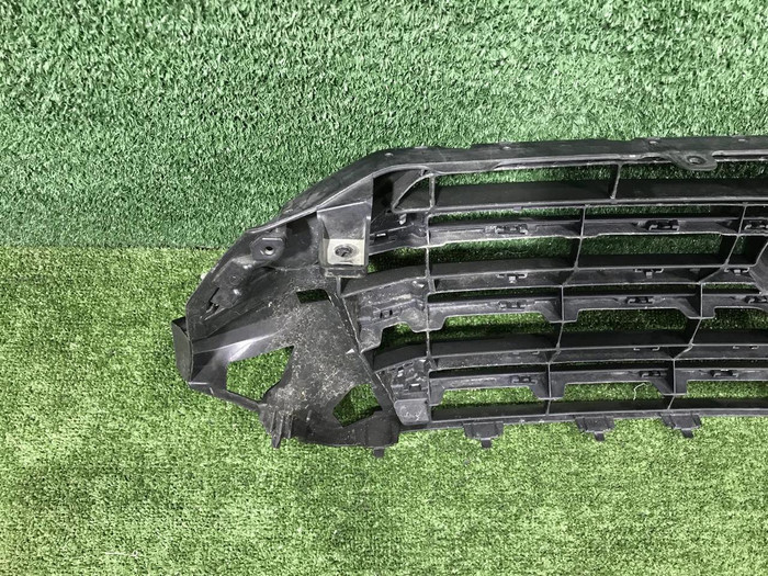 Решетка радиатора Toyota Land Cruiser 200 (2015-2021)