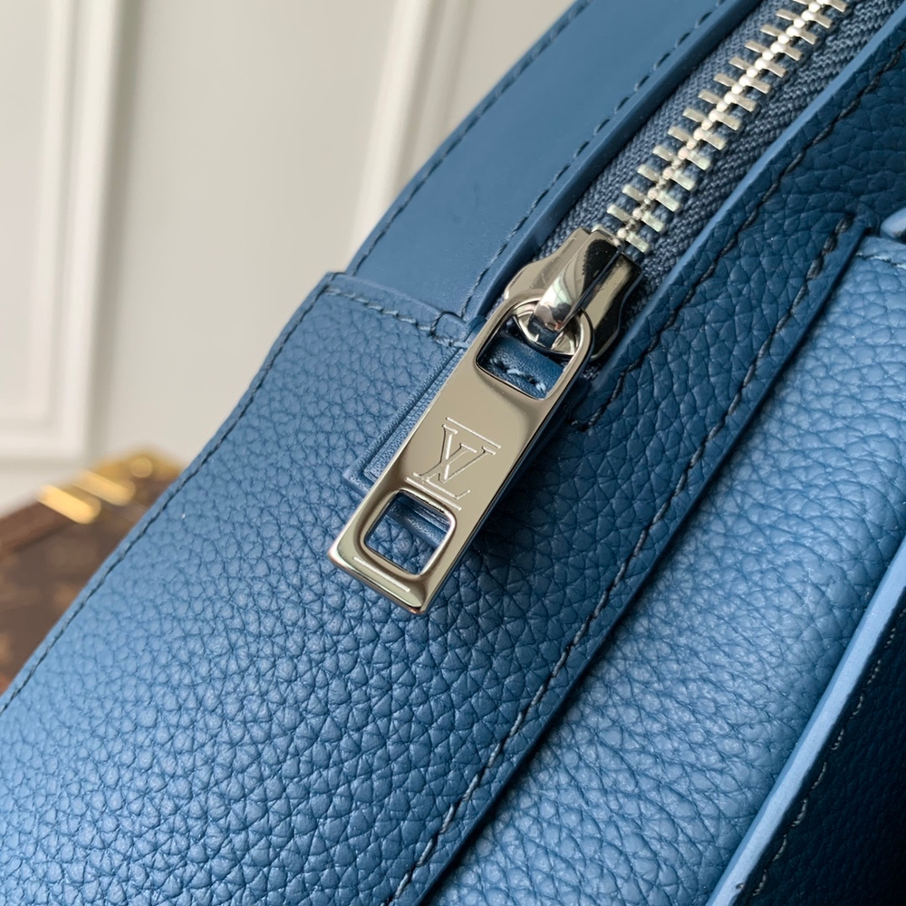 Louis Vuitton Pilot Slingbag