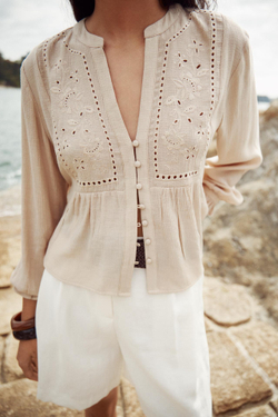 ZARA УКОРОЧЕННАЯ БЛУЗА С АЖУРНОЙ ВЫШИВКОЙ, ПЕСОЧНЫЙ