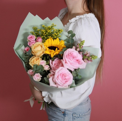 Flower bouquet "Curtsy"