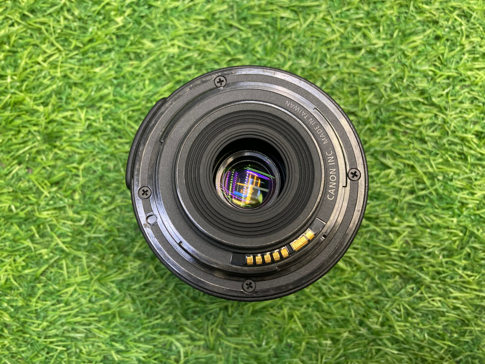 Canon 1100D kit 18-55mm IS ll 21.800 кадров