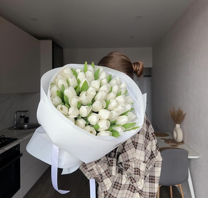 51 идеальный  белый тюльпан