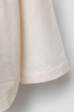 ZARA ЛОНГСЛИВ С ВЫШИВКОЙ В ВИДЕ ДОМИКА, ЭКРЮ