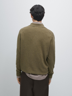 Massimo Dutti Трикотажный свитер поло из 100% шерсти с V-образным вырезом, хаки