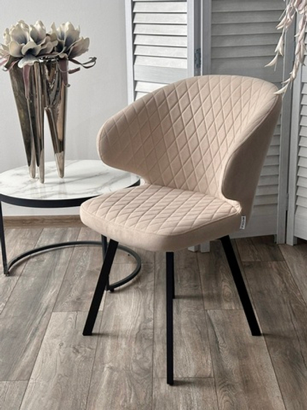 Стул М-City DISAUR Хилтон поворотный на 360 градусов, B03 Бежевый, Велюр, Черный каркас