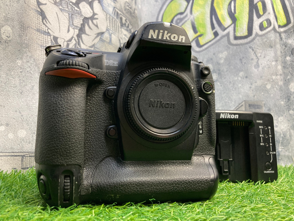 Nikon D2H (70.000 кадров) Покупка/Продажа