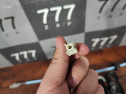 Кронштейн правой ручки с тросами BMW 8 (G15) 18-нв Б/У Оригинал 51217401206