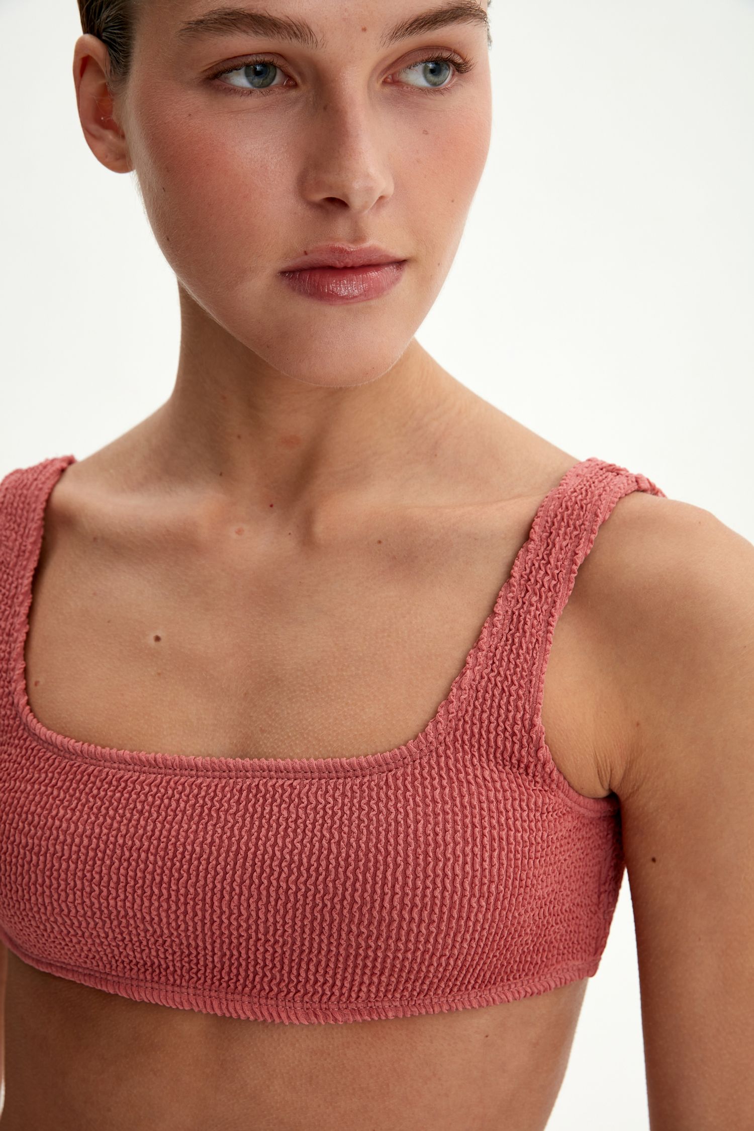 Топ купальника, пудровый