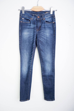 Джинсы Mango практичные, маркировка 32, визуально на 40 размер