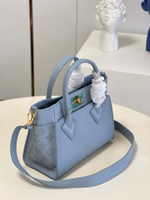 Louis Vuitton On My Side PM