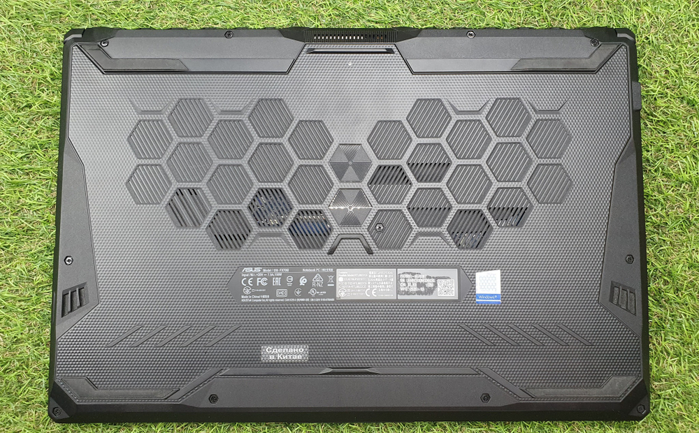 Игровой 17.3" Asus Ryzen 5/8 Gb/ GTX 1650 Ti 4 ГБ/FHD