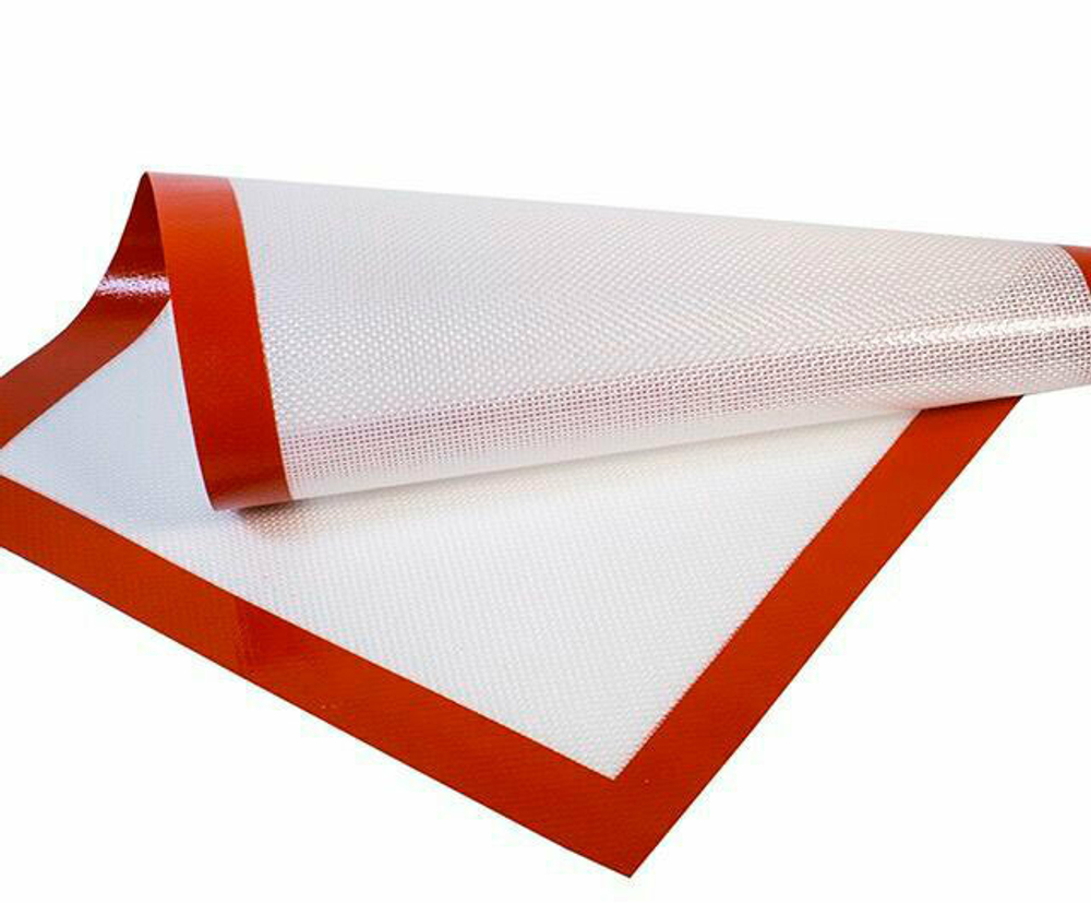 Коврик силиконовый армированный белый с красным бортом без узора 30х40