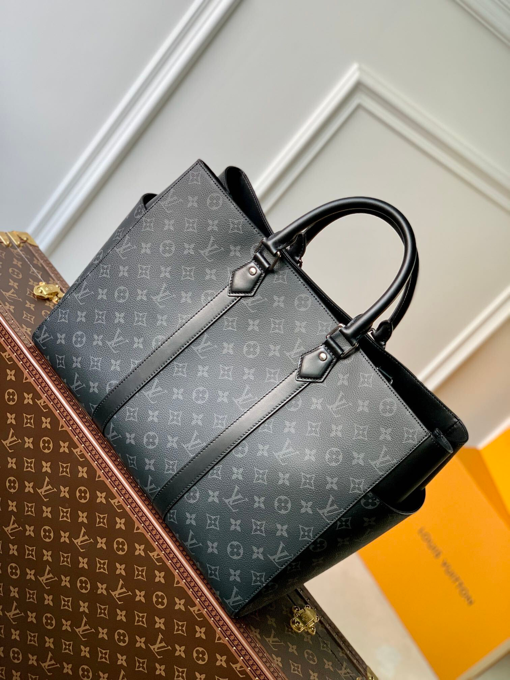 Louis Vuitton Sac Plat 24H Bag