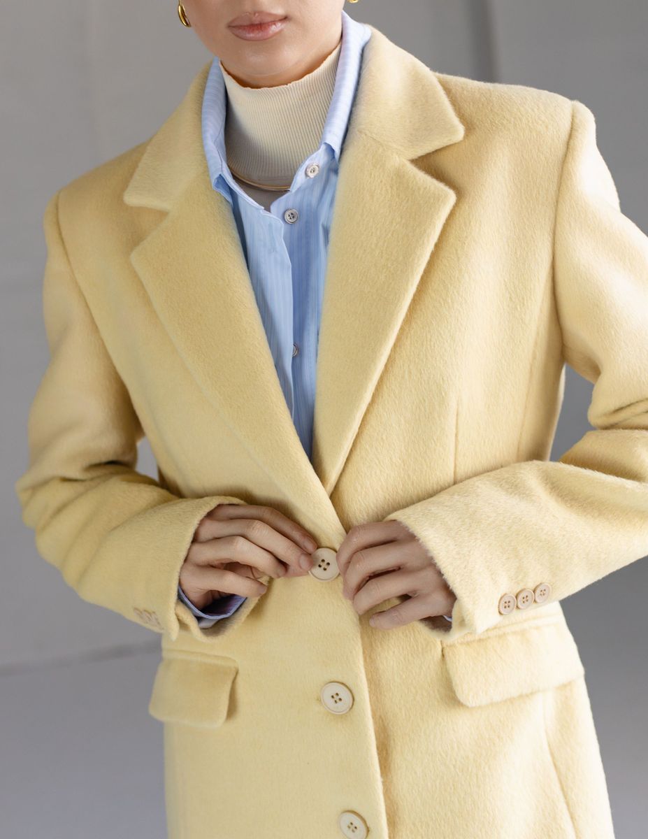 Пальто из смесовой шерсти приталенное макси лимонное