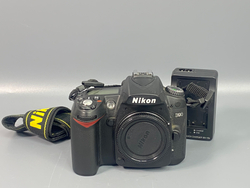 Nikon D90 Залипает зекрало