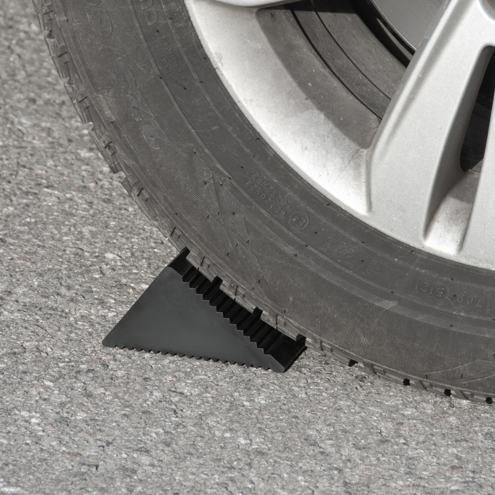 WDK-88001 Противооткатные упоры резиновые. Комплект 2 шт. Размеры 105х75х75 мм. Вес 0,66 кг.