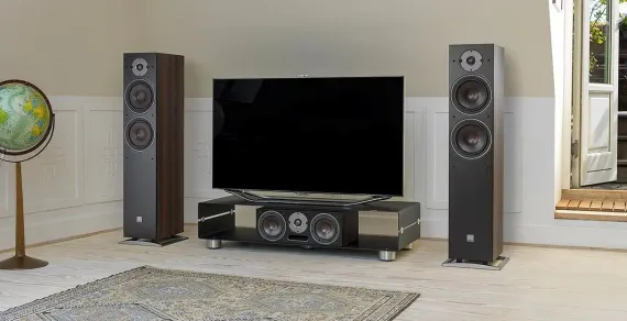 Dali Oberon 7 Light Oak