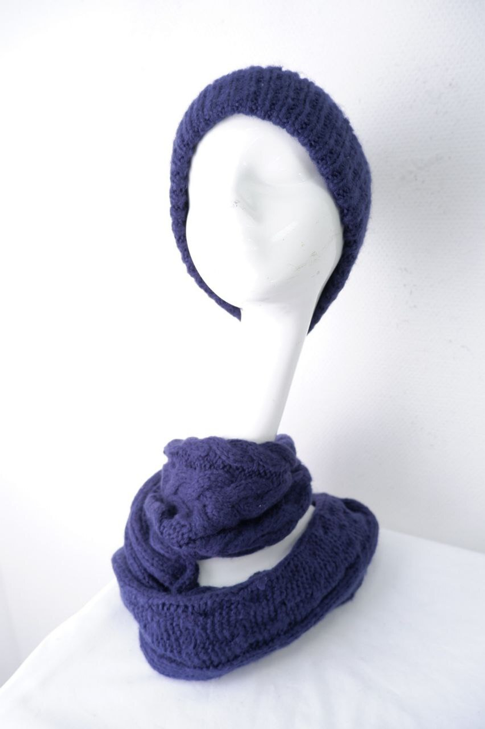 Шапка и снуд стильные