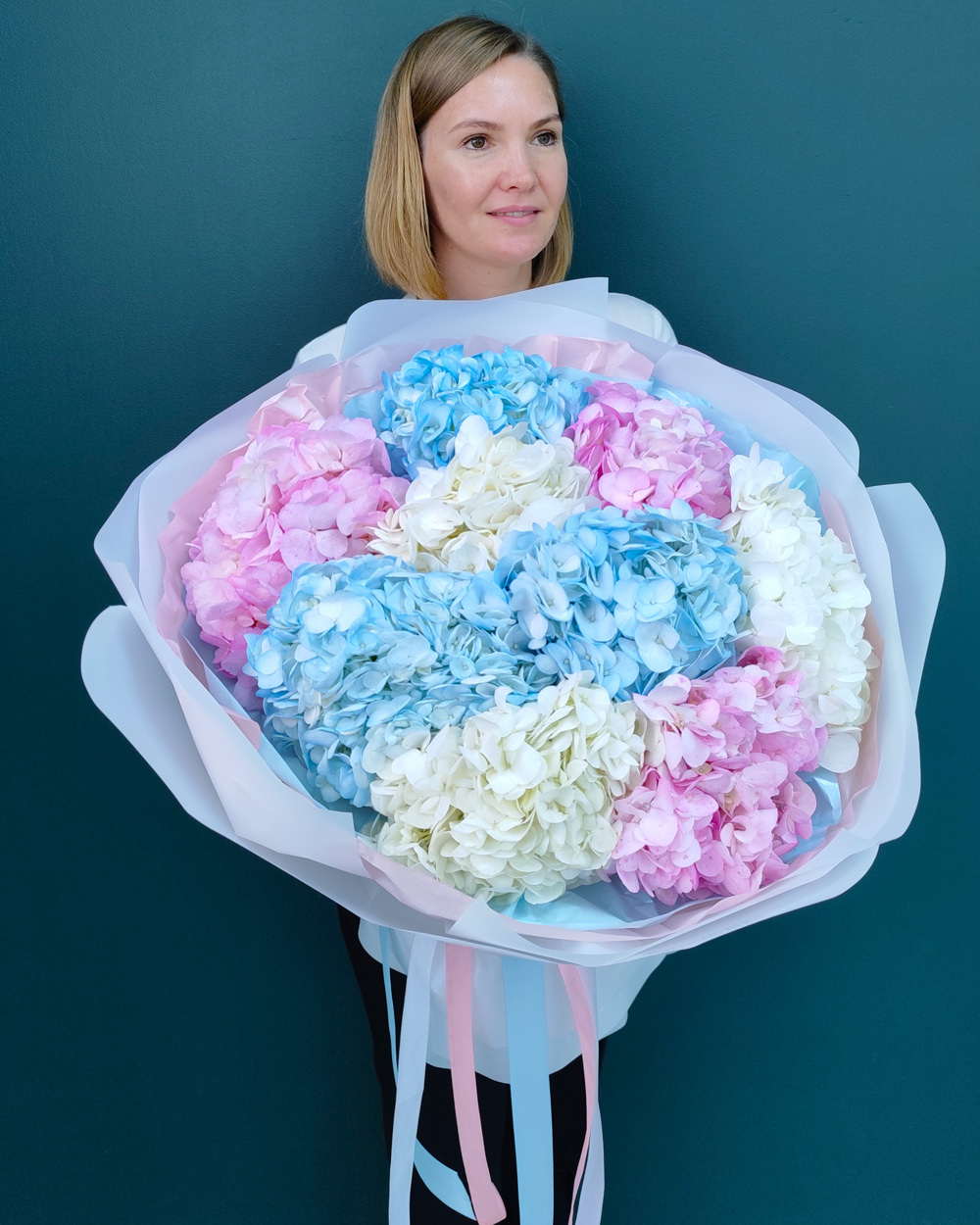 Большой ВАУ-букет из воздушной гортензии микс,9 веток(00264)