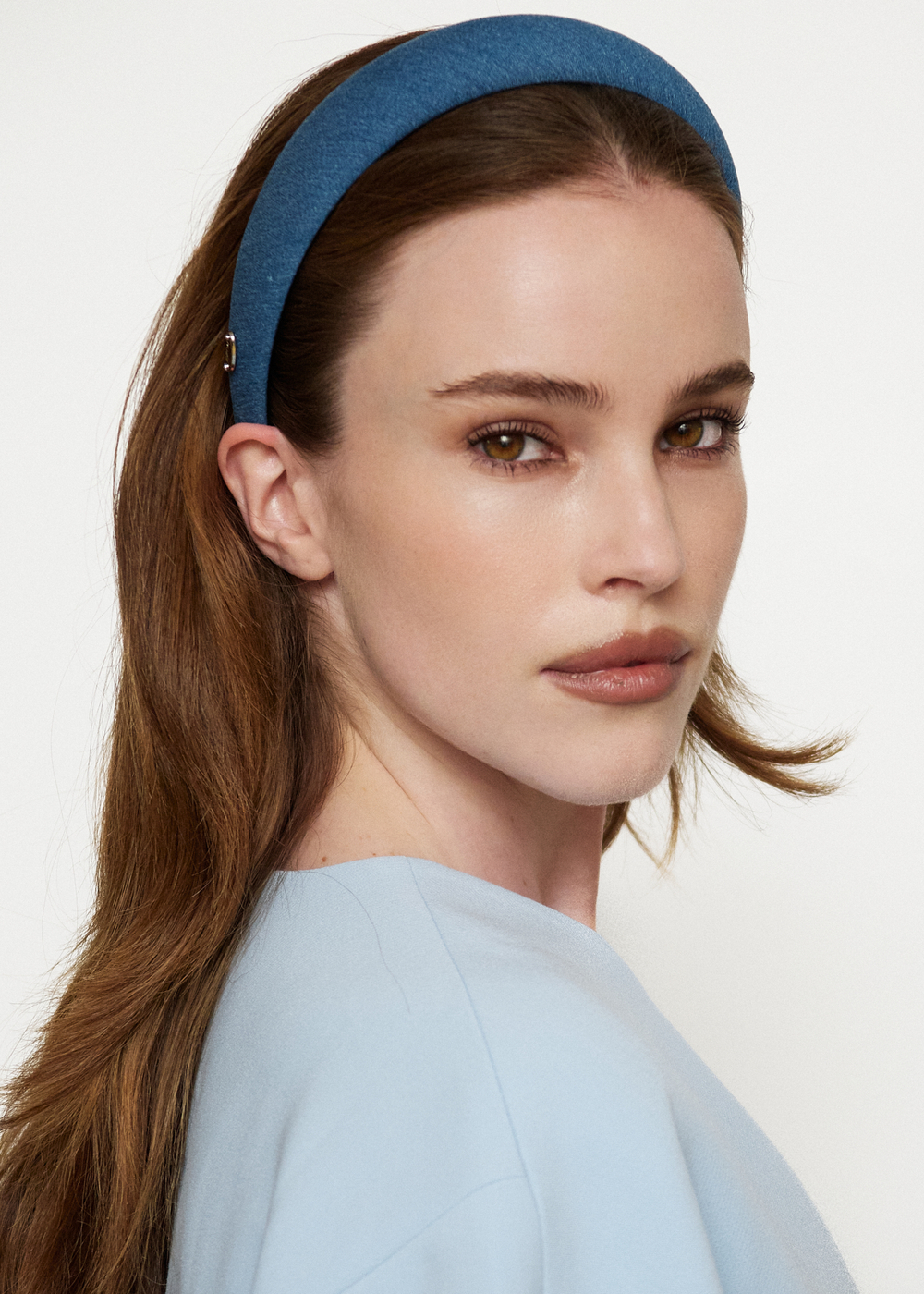 Объемный ободок из синей джинсы