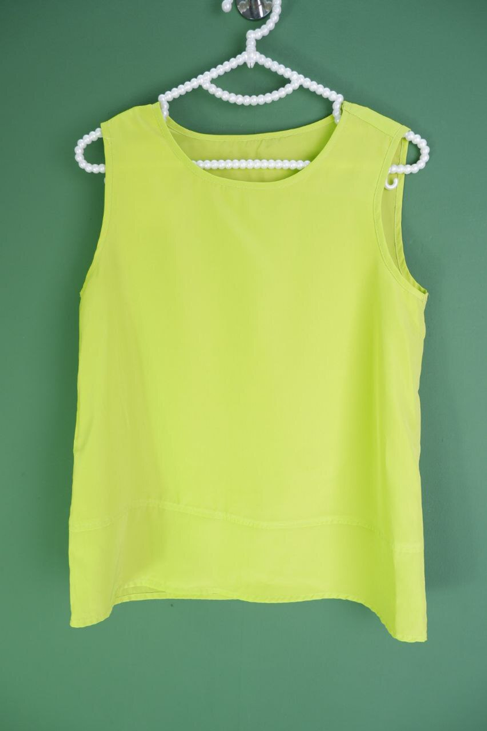 Топ яркий лаконичного кроя 44 размер