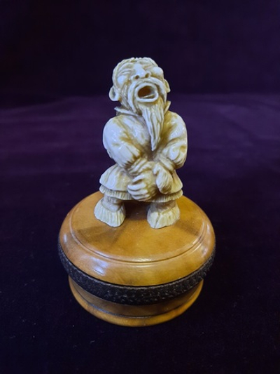 Миниатюра "Выпимши", зуб кашалота