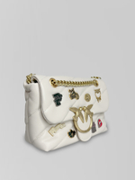 Сумка 89158 стеганая с металлическими нашивками и ремешком в комплекте