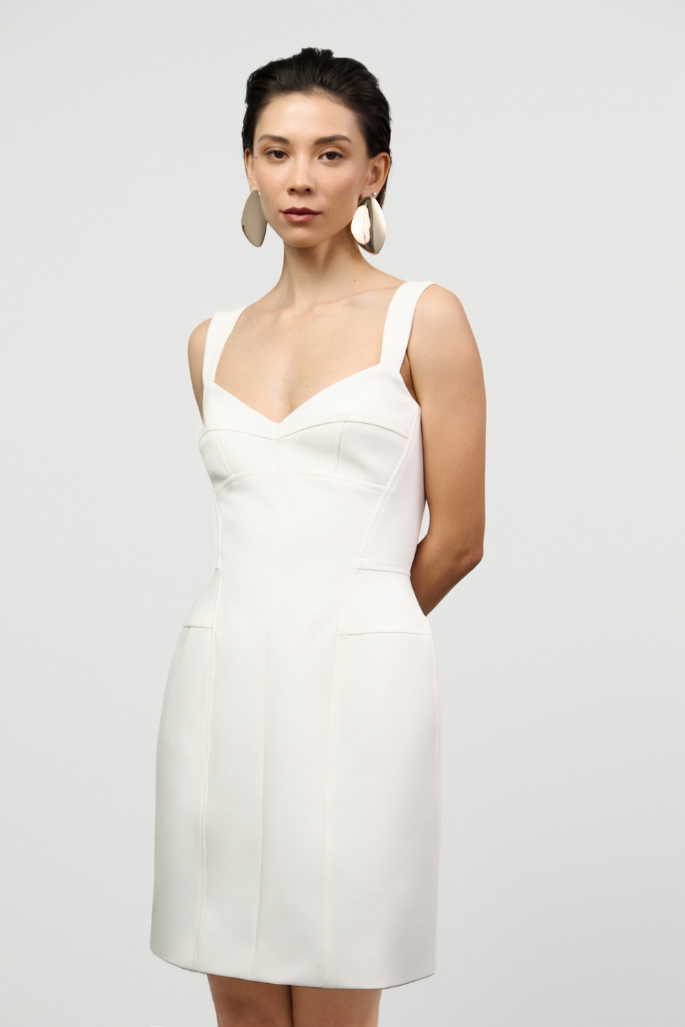 Платье мини с чашечками