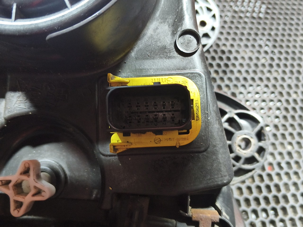 Фара правая 2020г