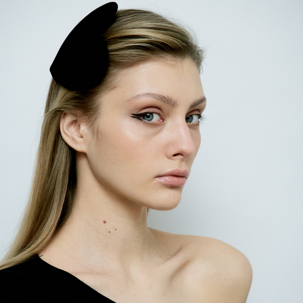 Полушляпка в форме сердца