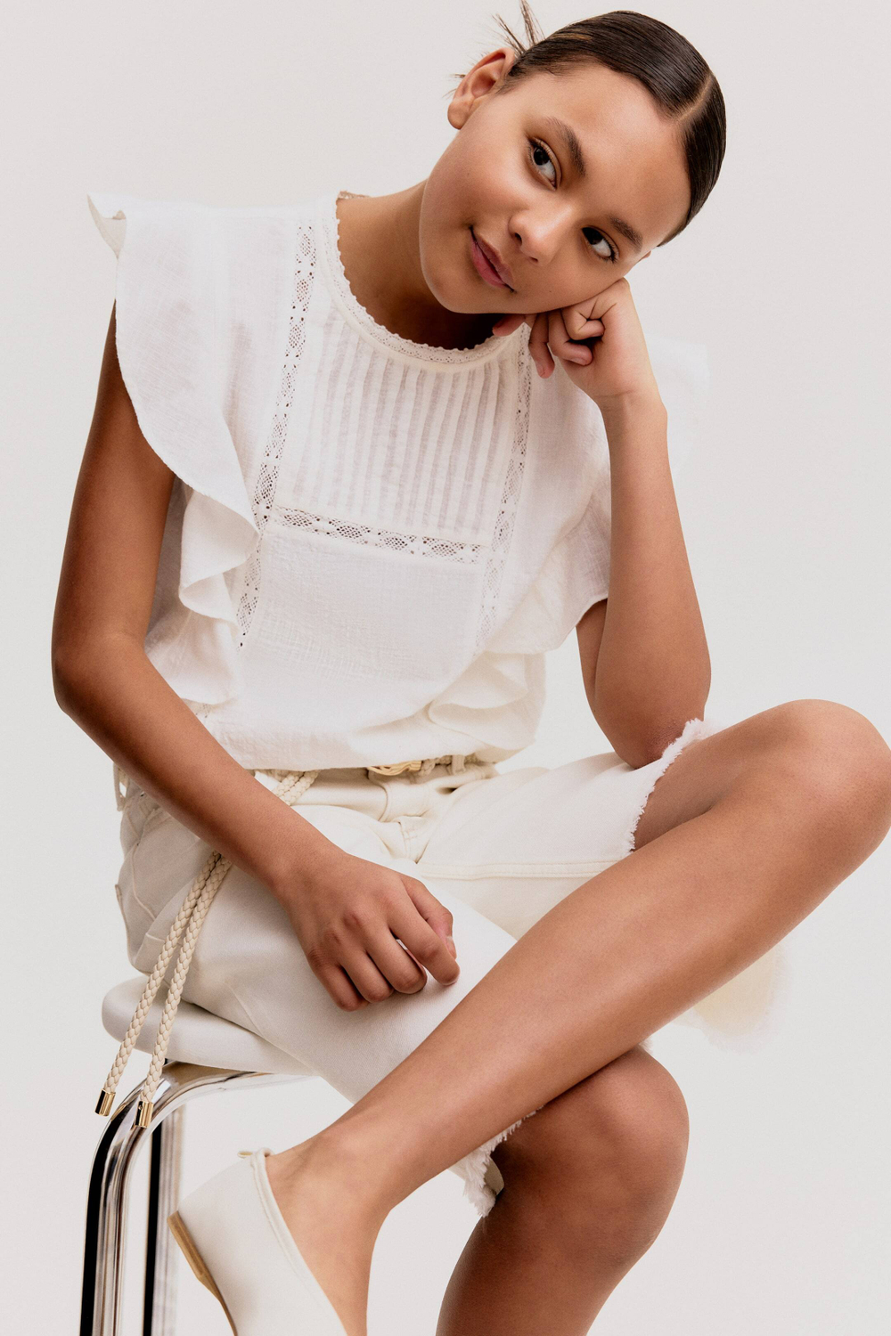 H&M Блузка из хлопка с воланами, белый