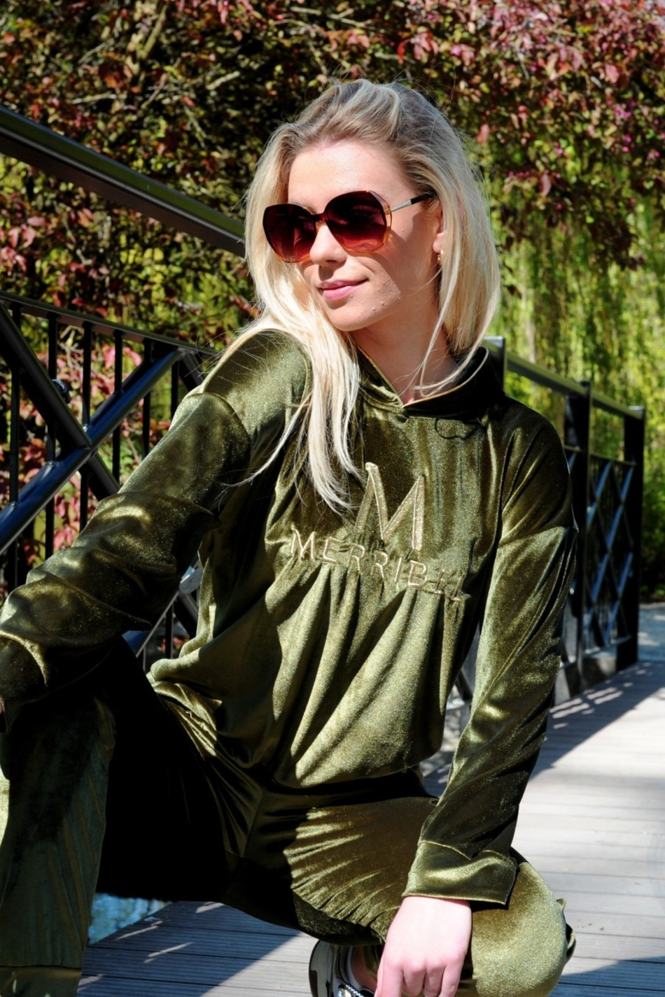 Dollien dres Khaki