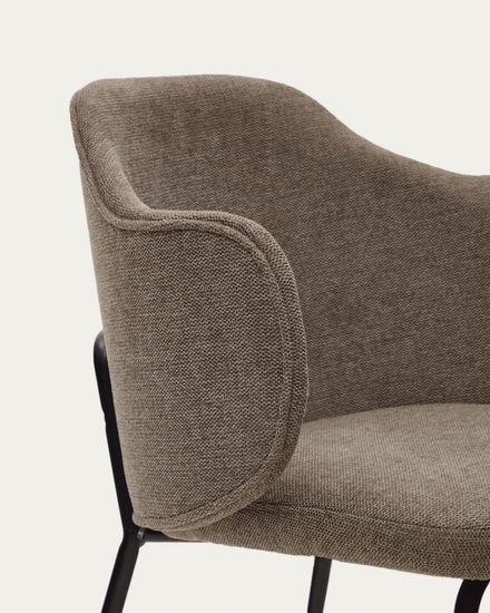 Suanna Стул коричневого цвета с черными стальными ножками La Forma Испания 