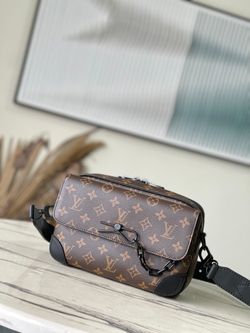 Louis Vuitton Steamer Messenger Bag