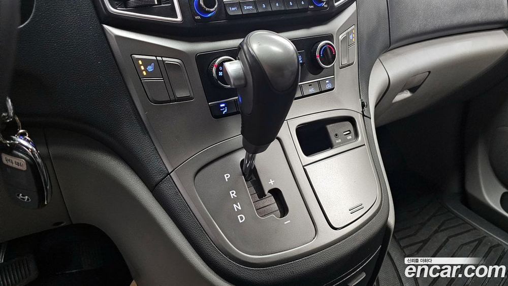 Hyundai The New Grand Starex Van 3-х местный (06.2020)