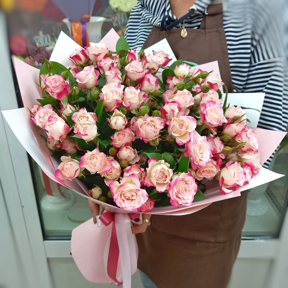 Букет из 11 кустовых роз сорта "Reflex"