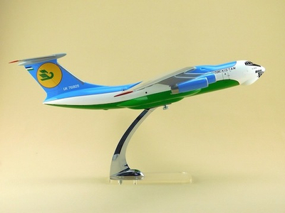 Модель самолета Ил-76ТД (М1:100, Узбекистан)