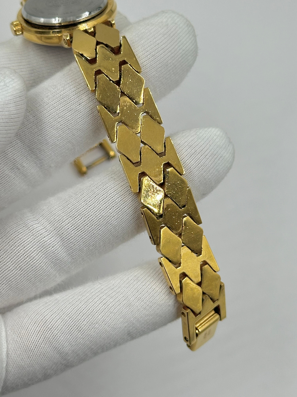 Часы Oscar de la Renta