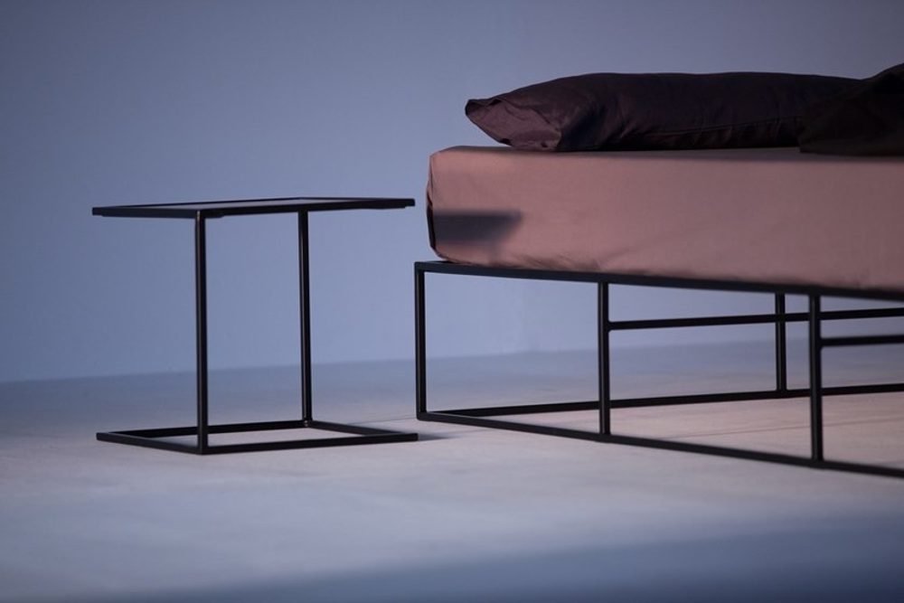 Двуспальная металлическая кровать