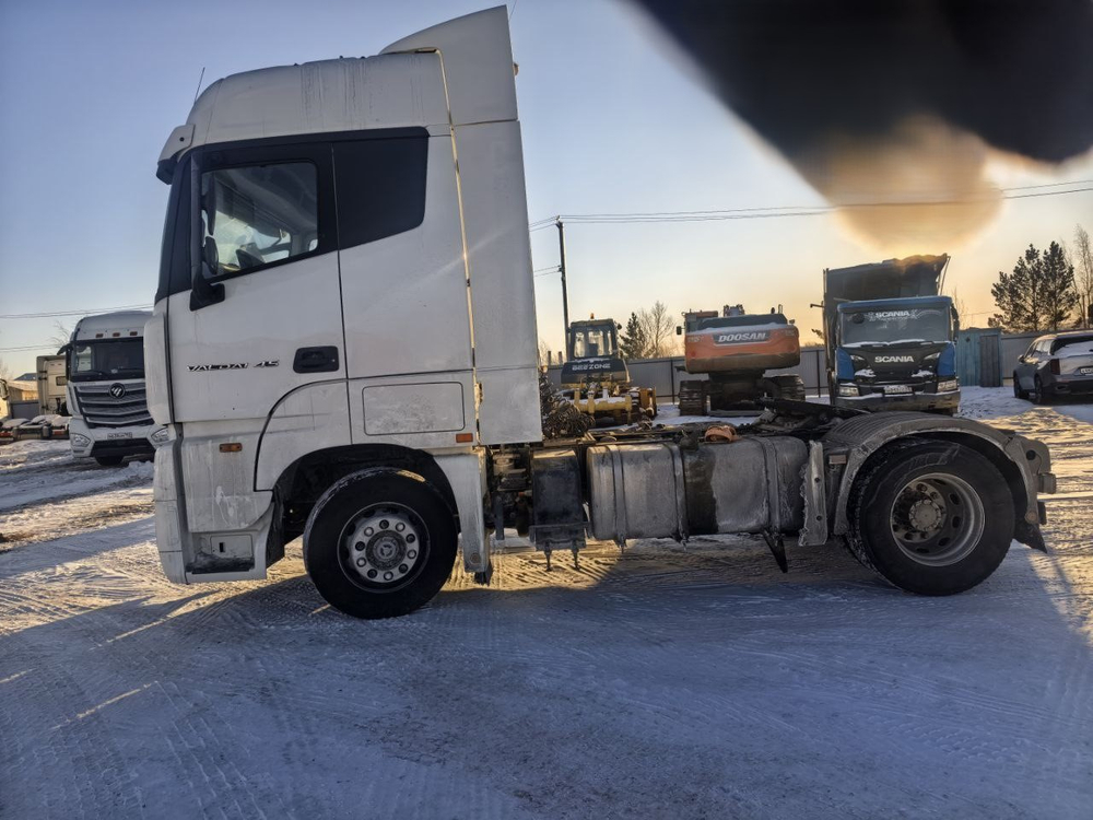 VALDAI 45 4x2 Седельный тягач FB2R13 (Дизельный, 11.8 л, 470 л.с. АТ)
