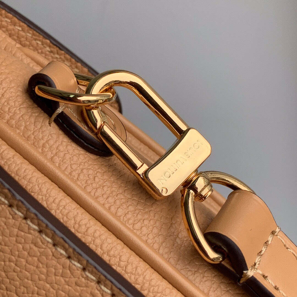 Louis Vuitton Pochette Metis